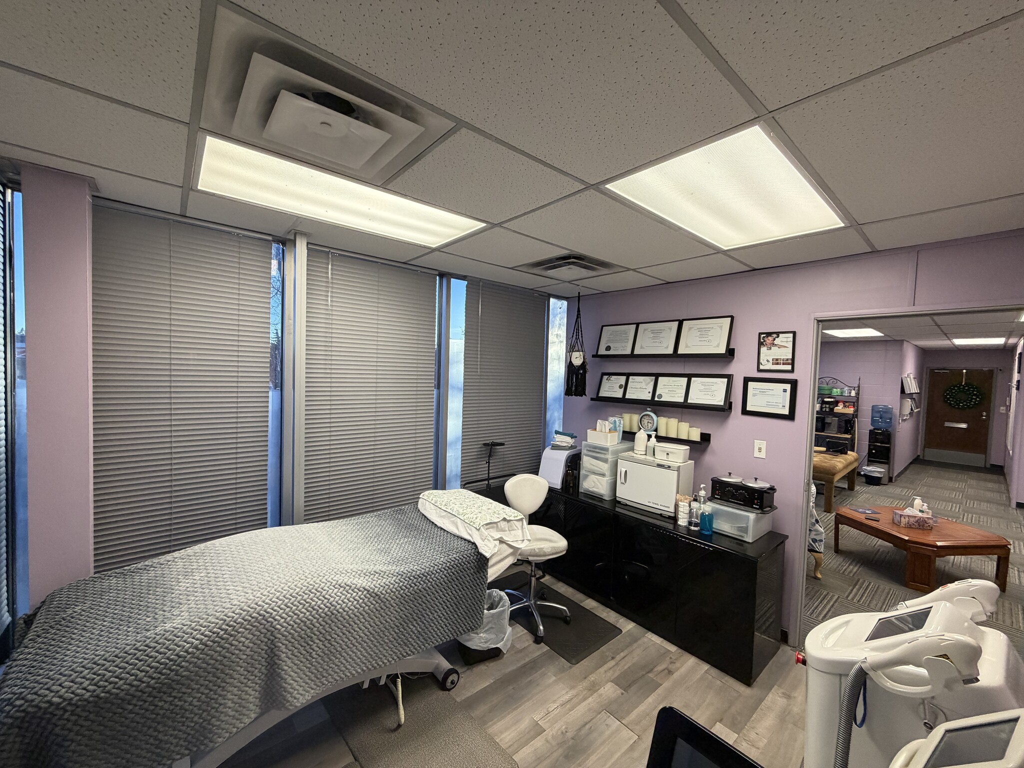 7106-7108 109 St NW, Edmonton, AB for lease Primary Photo- Image 1 of 3