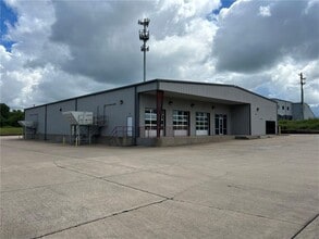 1000 48th Street, Springdale, AR for lease Interior Photo- Image 2 of 3