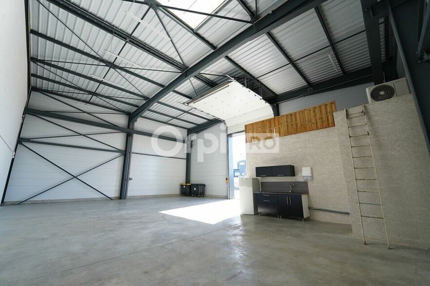147 Rue De L'Aeropostale, Colombier-Saugnieu à louer - Photo intérieure - Image 3 de 9