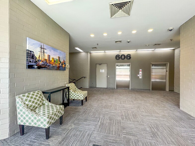 606 Baltimore Ave, Towson, MD à vendre - Photo intérieure - Image 2 de 8