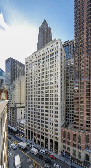 80 Maiden Ln, New York, NY for lease - Building Photo - Image 2 of 10