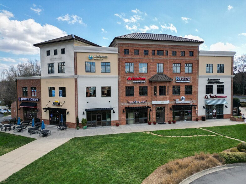 9525 Birkdale Crossing Dr, Huntersville, NC à louer - Photo du bâtiment - Image 3 de 7