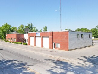 Plus de détails pour 238 Bay St, Queensbury, NY - Local d'activités à louer