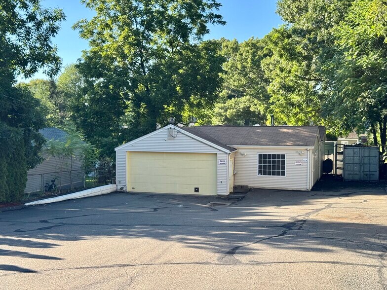 207 Burwell Rd, West Haven, CT for sale - Building Photo - Image 2 of 5