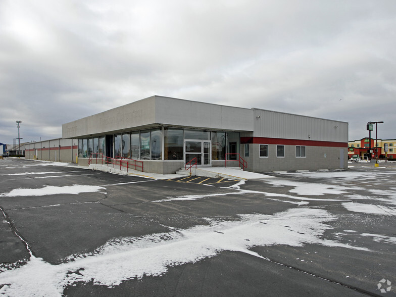 4400 W College Ave, Appleton, WI for lease - Building Photo - Image 1 of 5