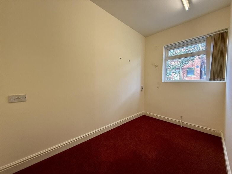 8 Rose Hl, Chesterfield à vendre - Photo intérieure - Image 3 de 9