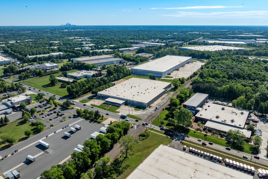 11707 Steele Creek Rd, Charlotte, NC for lease - Aerial - Image 1 of 11