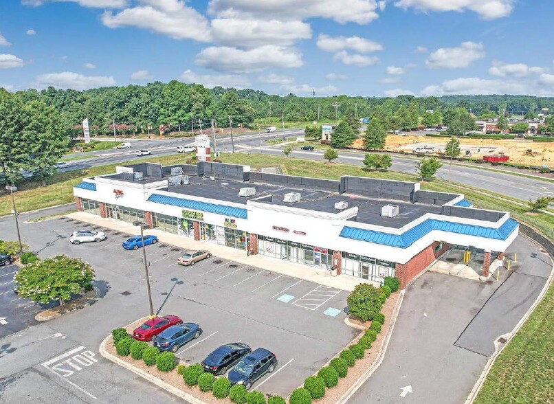 5850 West Highway 74, Indian Trail, NC for lease - Building Photo - Image 3 of 4