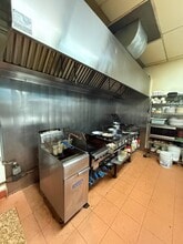 5450 River Rd N, Keizer, OR for lease Interior Photo- Image 2 of 4