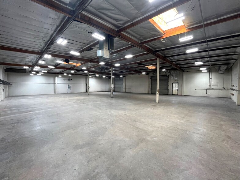 7946 Alabama Ave, Canoga Park, CA à louer - Photo du bâtiment - Image 2 de 7