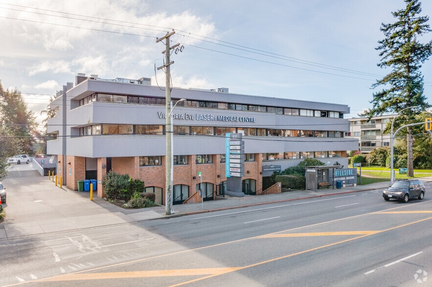 1537 Hillside Ave, Victoria, BC for sale - Primary Photo - Image 1 of 1