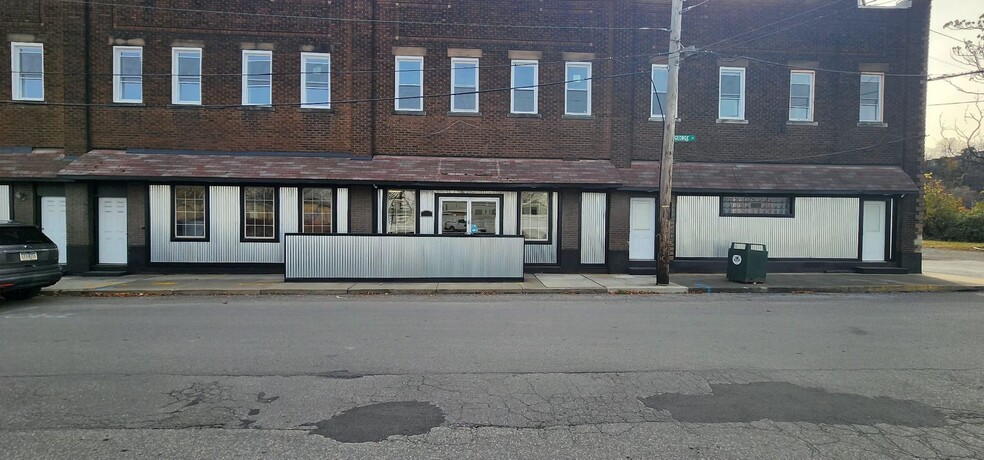 373 Munson Ave, Mc Kees Rocks, PA for lease - Building Photo - Image 1 of 3