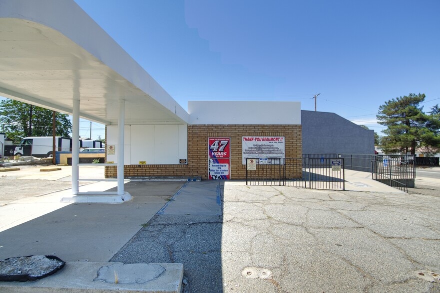 125 E 6th St, Beaumont, CA for sale - Building Photo - Image 2 of 17