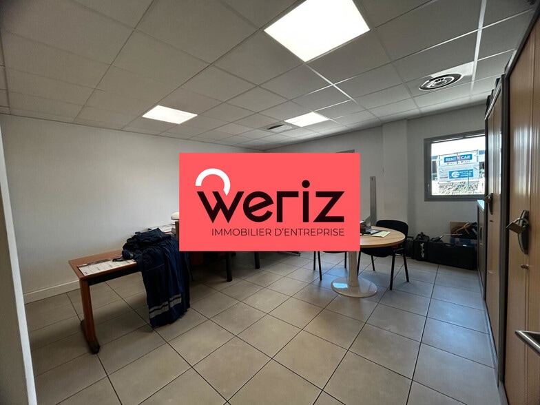 Flex in Vitrolles for lease - Interior Photo - Image 3 of 6