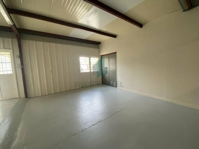 Flex dans Éragny à louer - Photo du bâtiment - Image 1 de 10