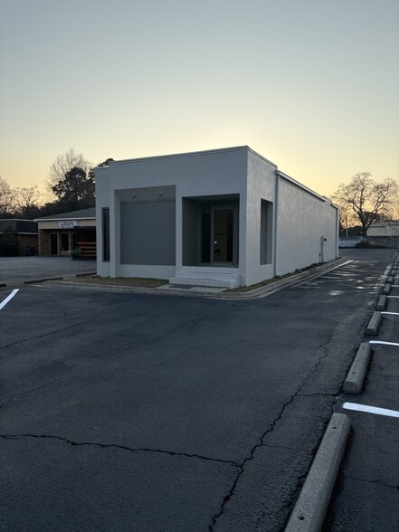 1017 N Houston Rd, Warner Robins, GA for sale - Building Photo - Image 1 of 3