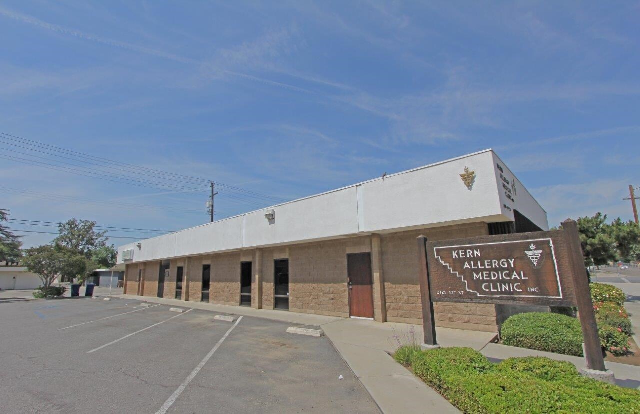 2121 17th St, Bakersfield, CA for lease Primary Photo- Image 1 of 15
