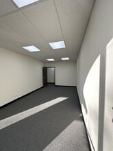 5700 Corsa Ave, Westlake Village, CA for lease Interior Photo- Image 2 of 3