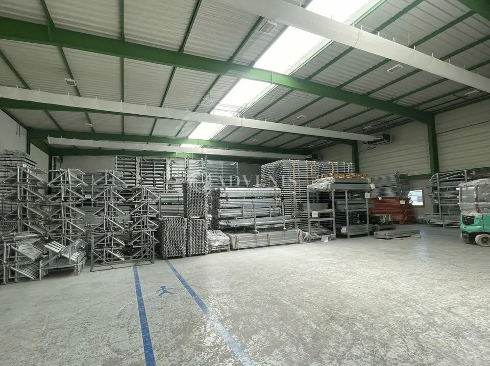 Flex in Le Mesnil-Amelot for lease Interior Photo- Image 1 of 6