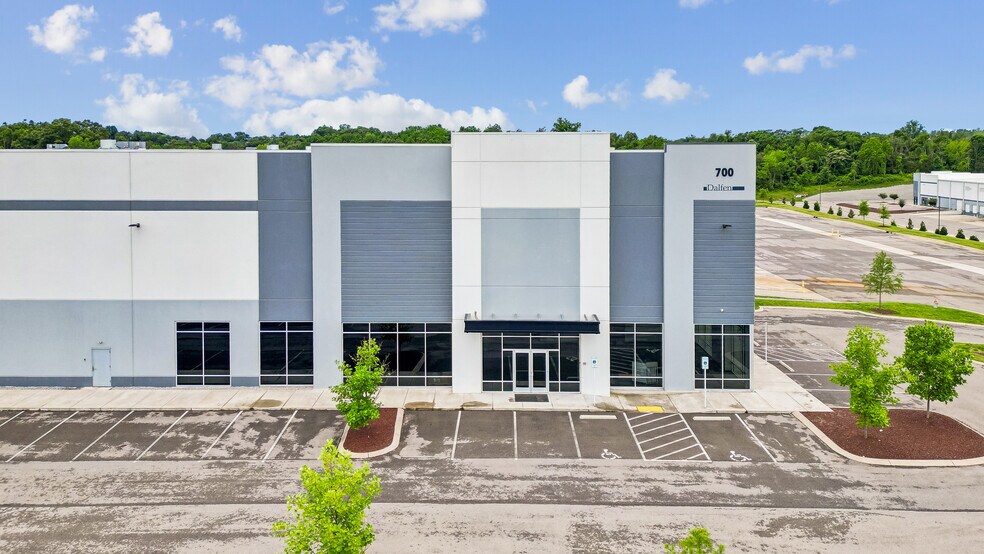 700 Airpark Commerce Dr, Nashville, TN for lease - Building Photo - Image 2 of 8