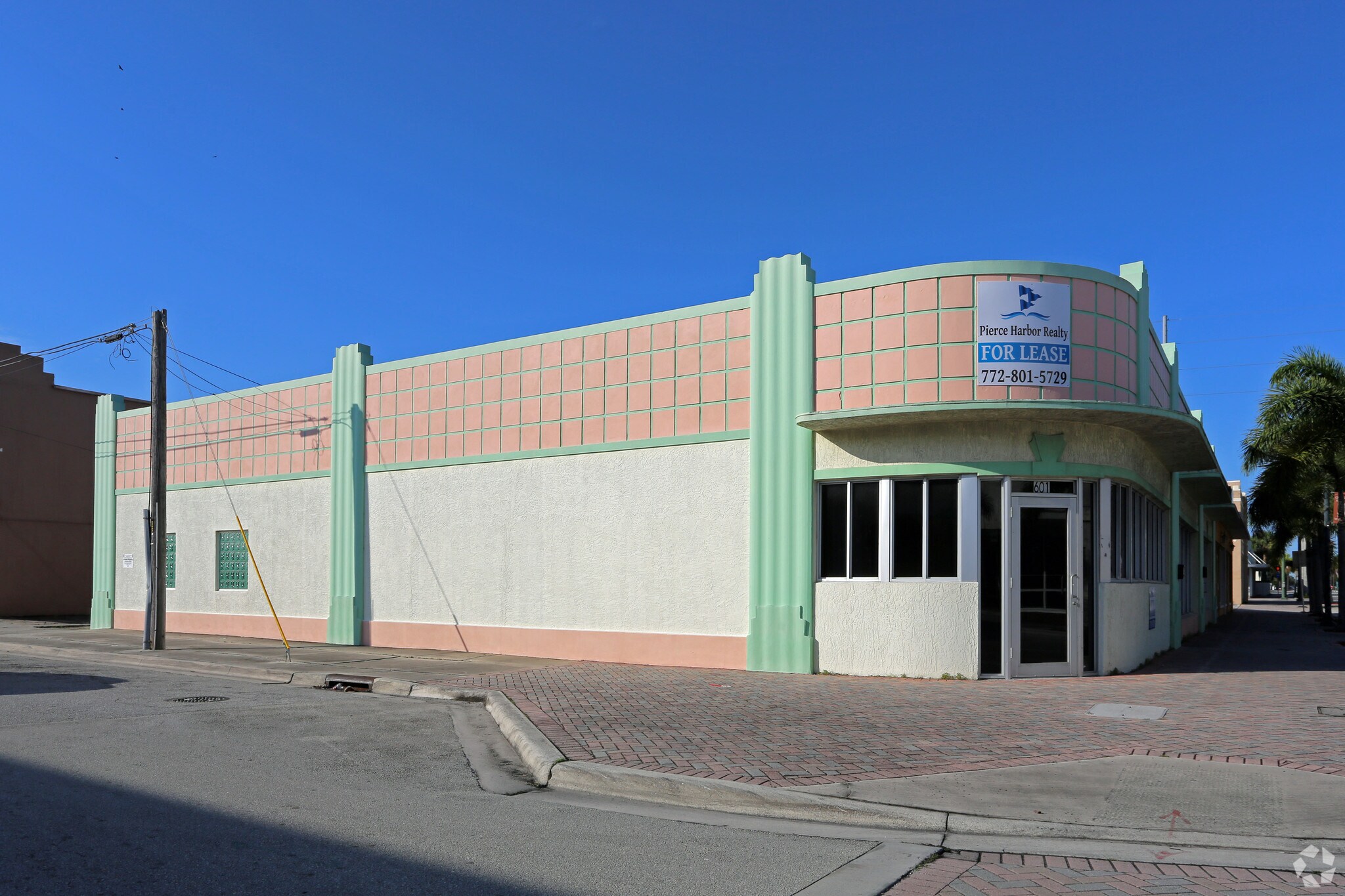 601-605 Orange Ave, Fort Pierce, FL for lease Primary Photo- Image 1 of 5