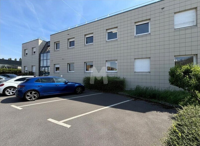 3 Rue Du Docteur Albert Schweitzer, Morangis for lease - Building Photo - Image 3 of 11