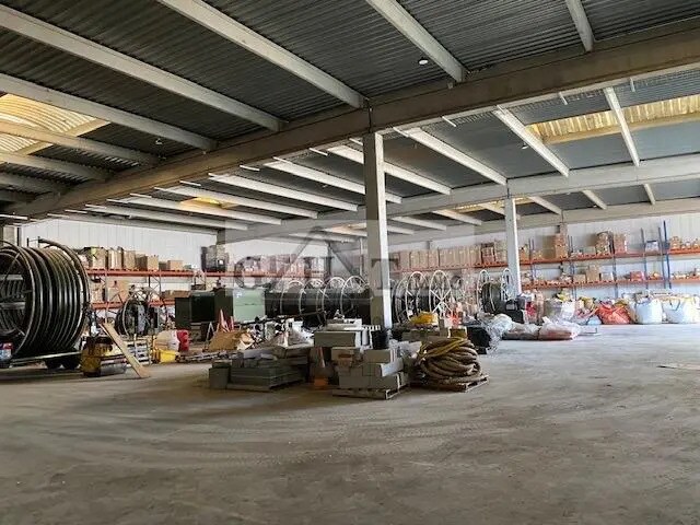 Office in Le Thillay for lease Interior Photo- Image 1 of 3