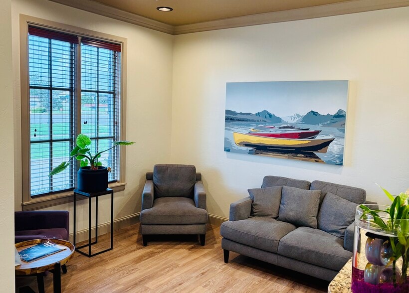 1743 W 33rd St, Edmond, OK for lease - Interior Photo - Image 3 of 10