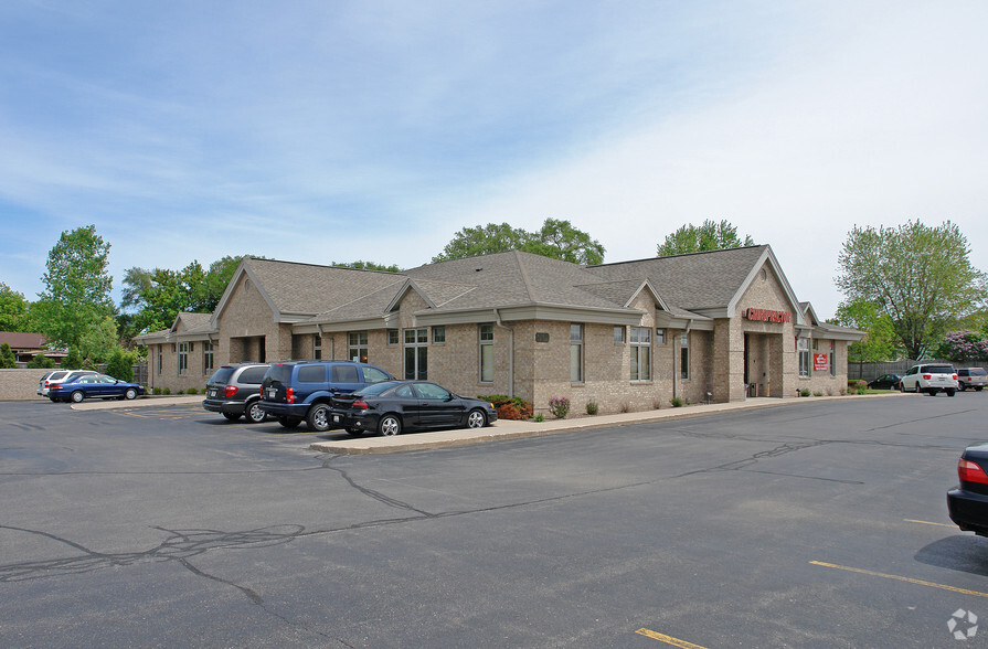 W188S7830 Racine Ave, Muskego, WI for lease - Primary Photo - Image 1 of 8