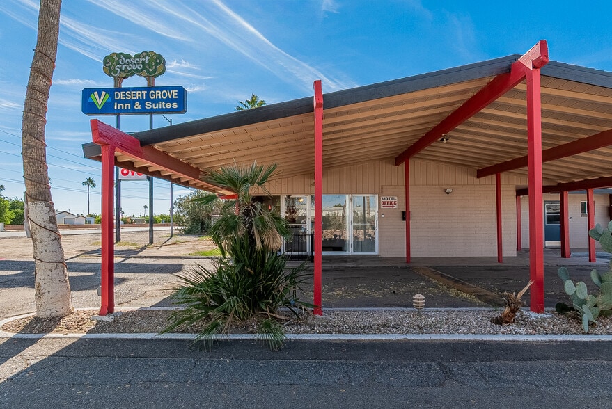OYO Hotel Yuma AZ Desert Grove portfolio of 2 properties for sale on LoopNet.ca - Building Photo - Image 3 of 31