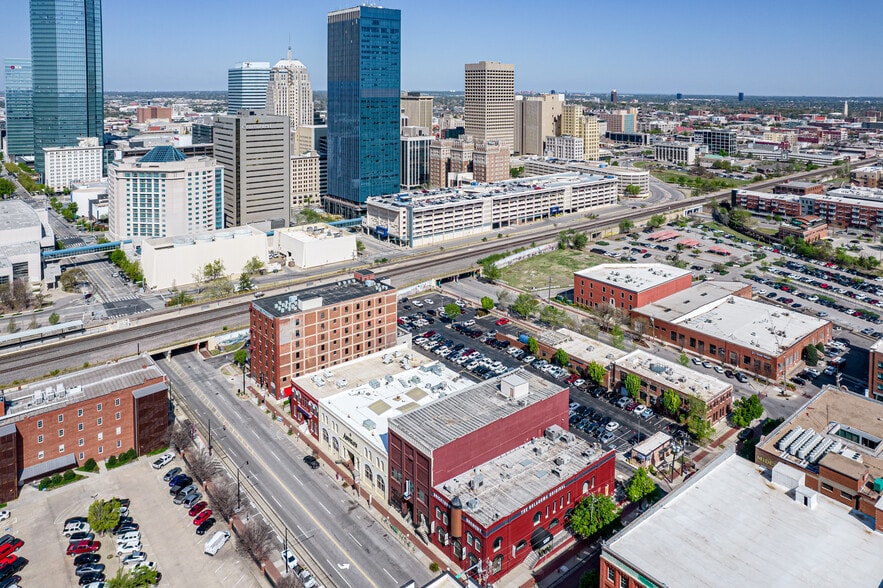 27 E Sheridan Ave, Oklahoma City, OK à vendre - Photo du bâtiment - Image 2 de 29