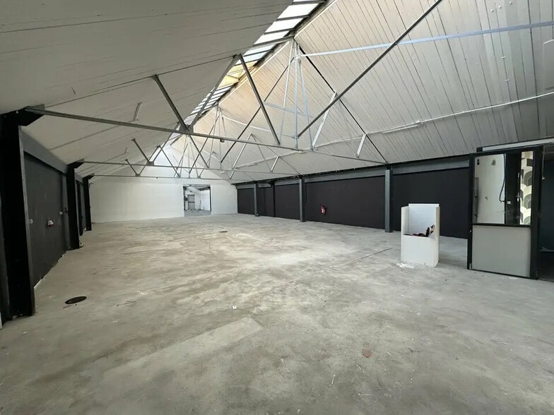 Flex in Strasbourg for lease - Interior Photo - Image 2 of 6