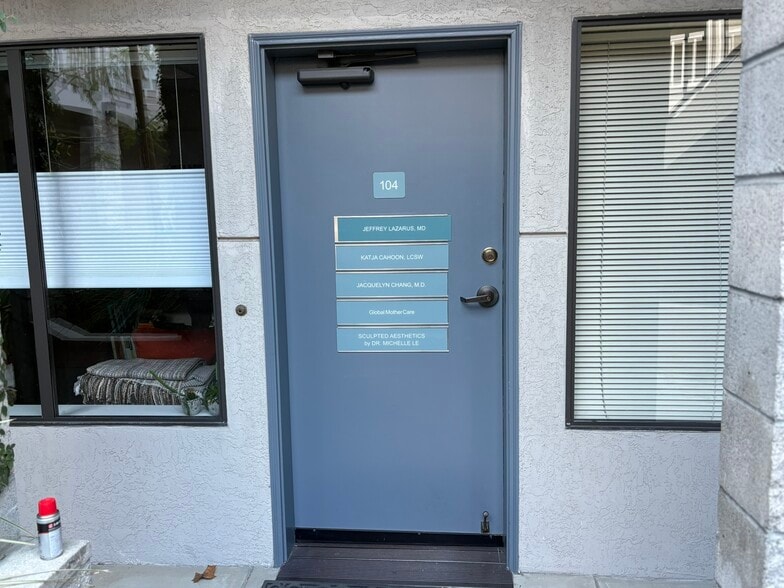 1220-1244 University Dr, Menlo Park, CA for lease - Building Photo - Image 2 of 21