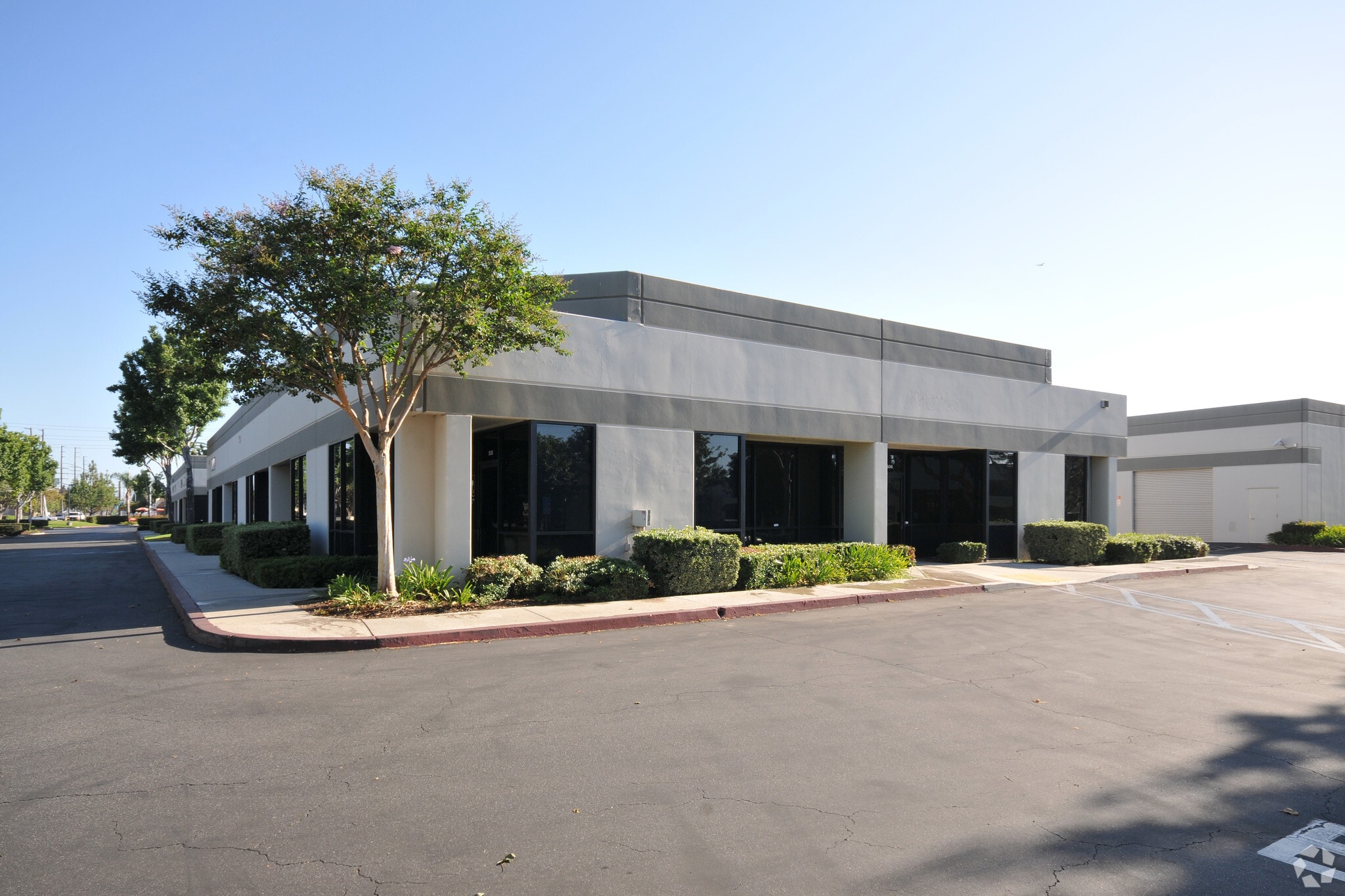 1277 S Lyon St, Santa Ana, CA for lease Primary Photo- Image 1 of 5