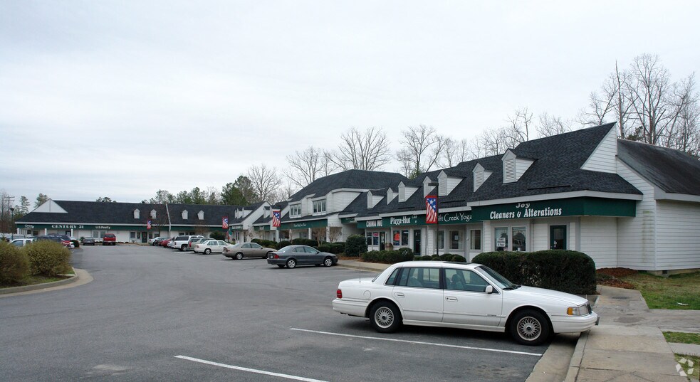13601-13621 Genito Rd, Midlothian, VA for lease - Building Photo - Image 2 of 7