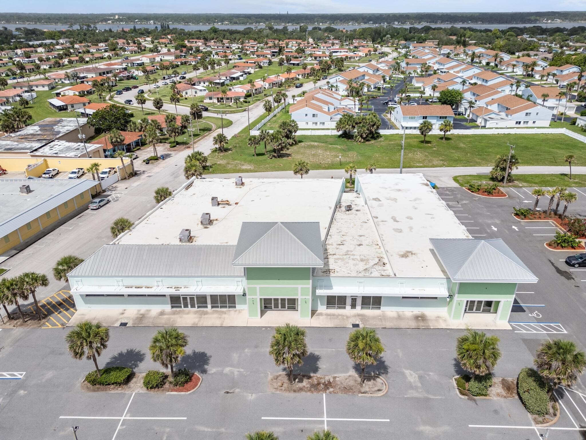 620 S Atlantic Ave, Ormond Beach, FL à louer Photo du bâtiment- Image 1 de 8