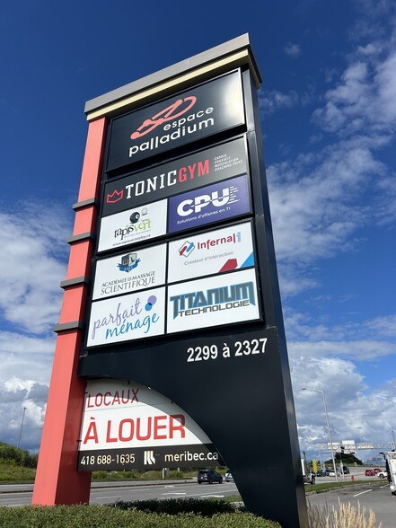 2327 Boul du Versant-Nord, Québec, QC à louer - Photo du bâtiment - Image 2 de 4