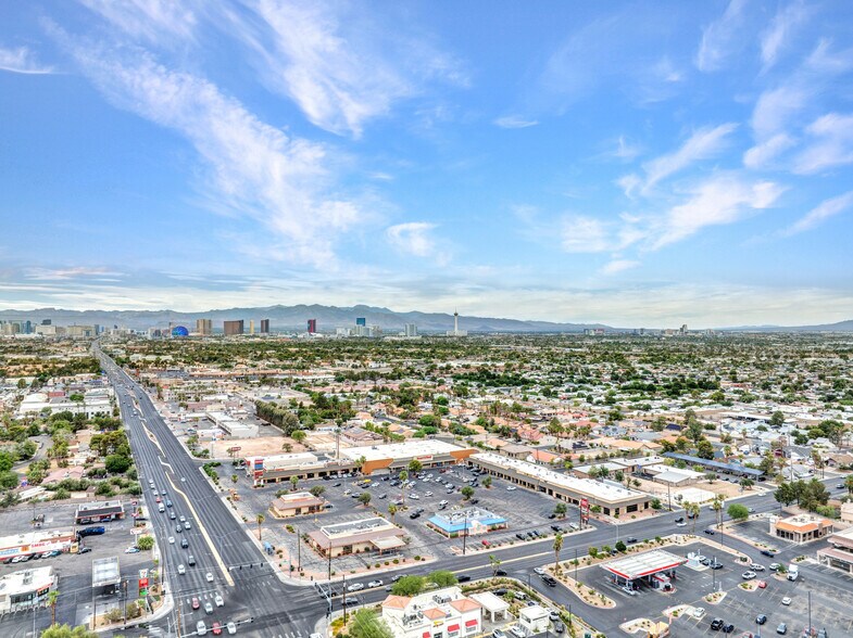 3754-3790 E Flamingo Rd, Las Vegas, NV for lease - Building Photo - Image 2 of 10
