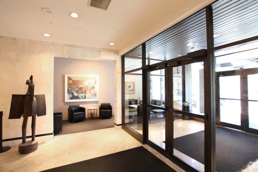 7201 Metro Blvd, Edina, MN à louer - Hall d’entrée - Image 3 de 24
