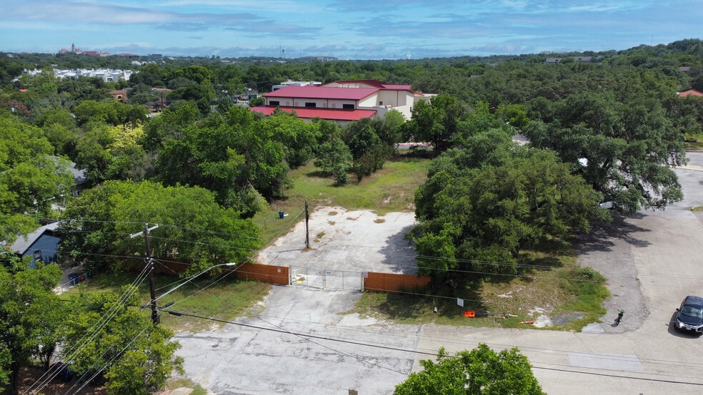 2408 S 3rd St, Austin, TX à vendre - Photo du bâtiment - Image 3 de 6