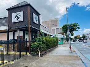 1240 S King St, Honolulu, HI for lease Interior Photo- Image 2 of 17