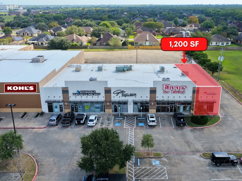 201 Highway 332, Lake Jackson, TX for lease - Building Photo - Image 2 of 5
