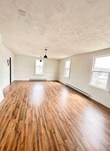 321 S Royal Ave, Front Royal, VA for lease Interior Photo- Image 2 of 5