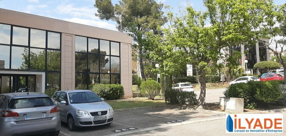 Office in Vitrolles for lease - Building Photo - Image 1 of 3
