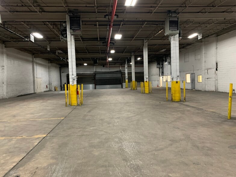 167-17 146th Rd, Jamaica, NY for lease - Interior Photo - Image 2 of 12