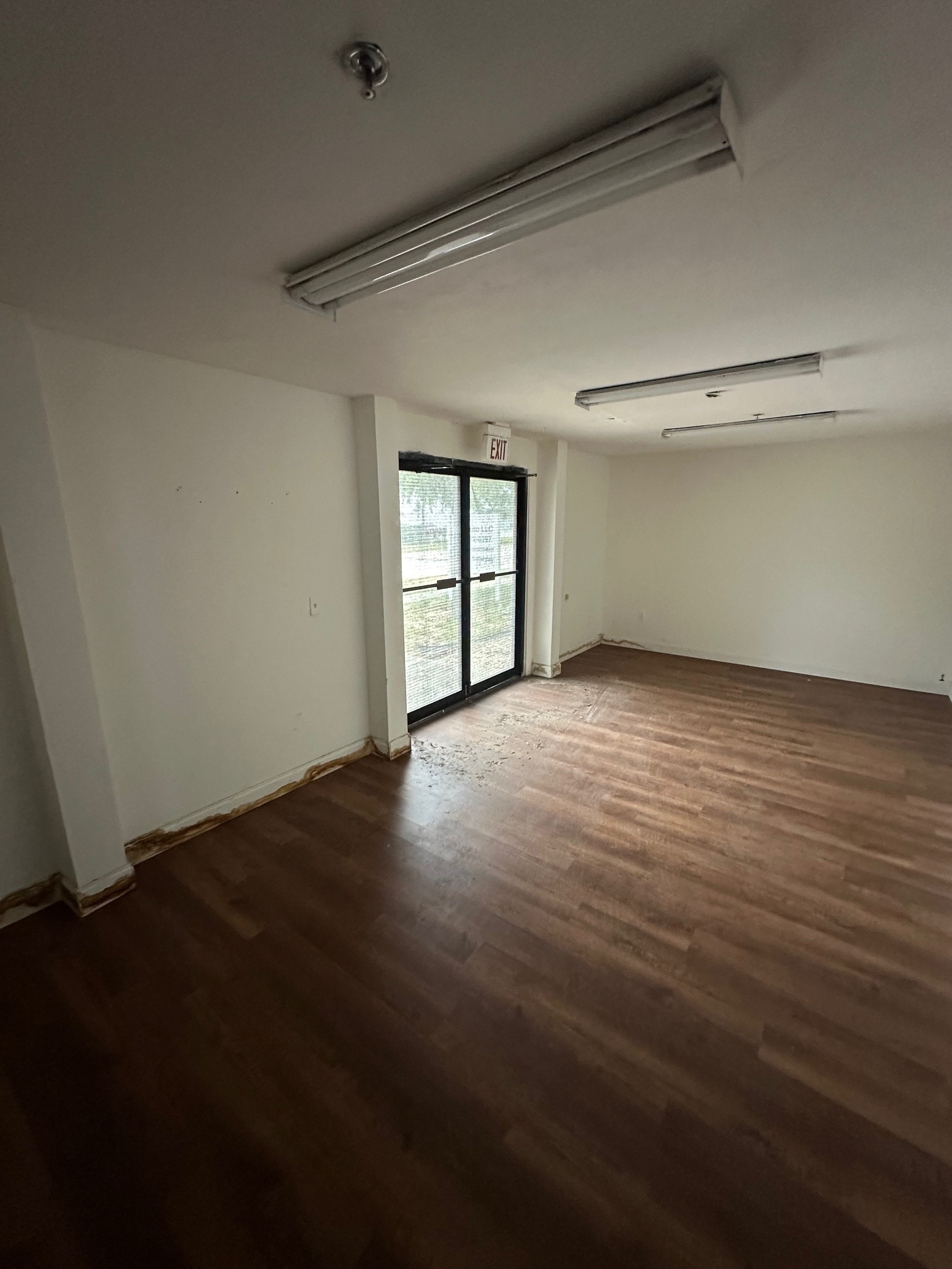 720 Wesley Ave, Tarpon Springs, FL for lease Interior Photo- Image 1 of 8
