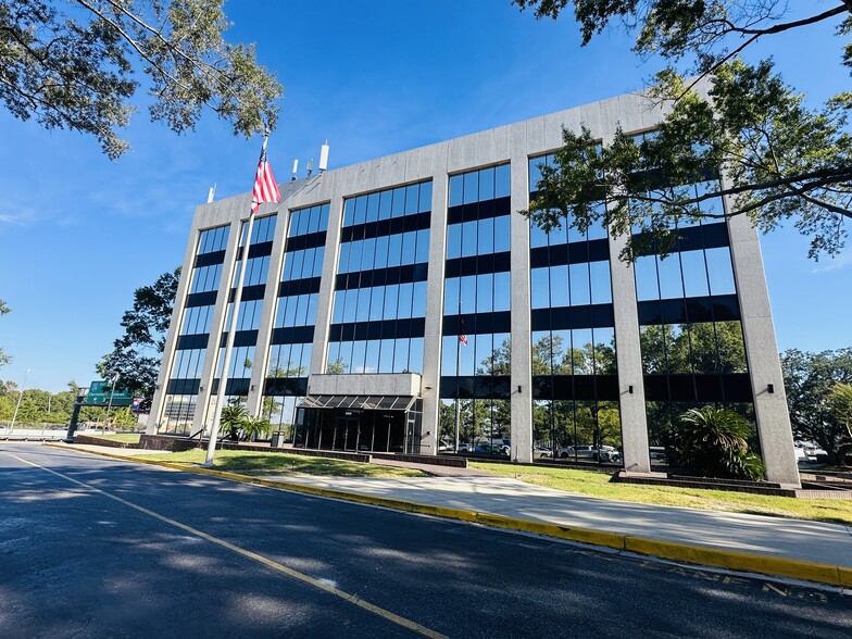 5900 Core Rd, North Charleston, SC for lease - Building Photo - Image 1 of 22