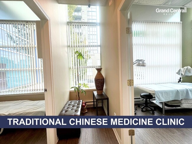 Plus de détails pour 8260 Westminster Hwy, Richmond, BC - Commerce de détail à vendre