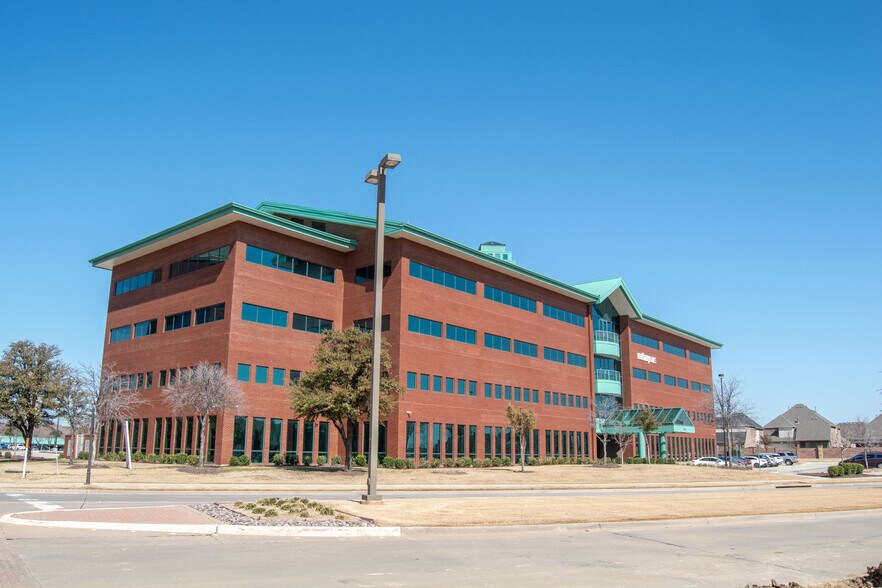 1801 Wittington Pl, Farmers Branch, TX à louer - Photo principale - Image 1 de 18