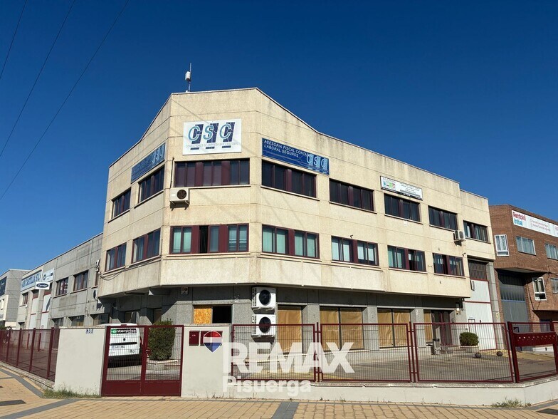Calle Titanio, 38, Valladolid, Valladolid for lease - Building Photo - Image 3 of 51